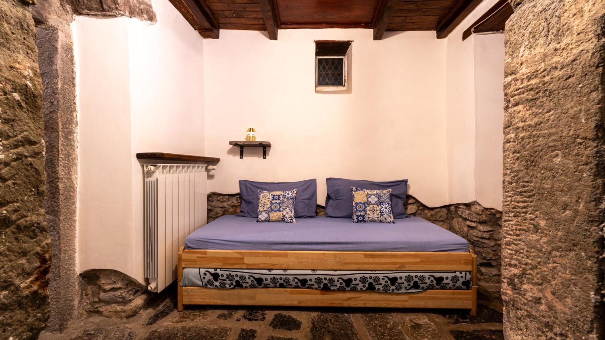 Bed and Breakfast La Casa Delle Pietre Parlanti - Casa In Pietra Ai Piedi Del Parco Delle 5 Terre Biassa Екстер'єр фото
