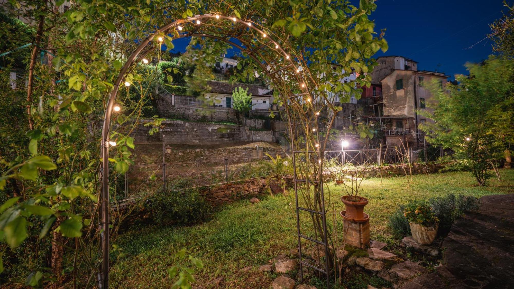 Bed and Breakfast La Casa Delle Pietre Parlanti - Casa In Pietra Ai Piedi Del Parco Delle 5 Terre Biassa Екстер'єр фото